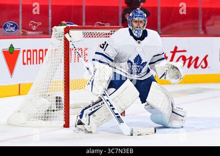 10. Februar 2021: Frederik Andersen (31), Torwart der Toronto Maple Leafs, verfolgt das Spiel während des Spiels der Toronto Maple Leafs gegen die Montreal Canadiens im Bell Centre in Montreal, Quebec. David Kirouac/CSM(Credit Image: &Copy; David Kirouac/CSM via ZUMA Wire) Stockfoto