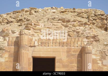 Die Pyramide von Djoser nannte sich die Stufenpyramide von Djoser oder Stufenpyramide von Horus Netjerikhet in der Nekropole von Sakkara, Ägypten Stockfoto