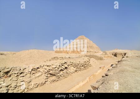 Die Pyramide von Djoser nannte sich die Stufenpyramide von Djoser oder Stufenpyramide von Horus Netjerikhet in der Nekropole von Sakkara, Ägypten Stockfoto