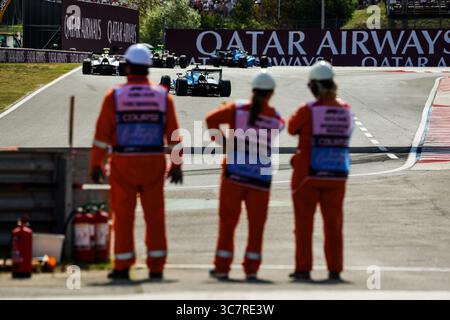 Mogyorod, Hongrie. August 2025. Marshalls in Aktion während der 9. Runde der FIA Formel-3-Meisterschaft 2025 vom 1. Bis 3. August 2025 auf dem Hungaroring in Mogyorod, Ungarn - Foto DPPI Credit: DPPI Media/Alamy Live News Stockfoto