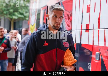Robert Andrich von Bayer Leverkusen sieht sich beim Freundschaftsspiel zwischen Fortuna Sittard und Bayer Leverkusen in Fortuna Sittard Stadi an Stockfoto