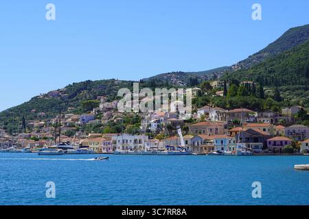 Blick auf die Stadt Vathy auf der Insel Ithaka der Ionischen Inseln in Griechenland Stockfoto