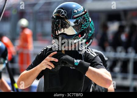 Budapest, Ungarn. August 2025. Mercedes AMG F1 Mechaniker. 02.08.2025. Formel-1-Weltmeisterschaft, Rd 14, Großer Preis Von Ungarn, Budapest, Ungarn, Qualifizierender Tag. Quelle: James Moy/Alamy Live News Stockfoto
