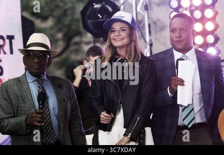 New York, NY 1. August 2025: Al Roker, Savannah Guthrie, Craig Melvin in der Today Citi Concert Series im Rockefeller Center Plaza in New York. August 2025 Guthaben: RW/Mediapunch Stockfoto