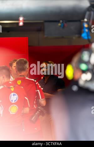 Budapest, Ungarn. August 2025. Der internationale Schauspieler Anthony Mackie in der Box der Scuderia Ferrari während des Großen Preises der Formel 1 von Ungarn 2025. Quelle: SOPA Images Limited/Alamy Live News Stockfoto