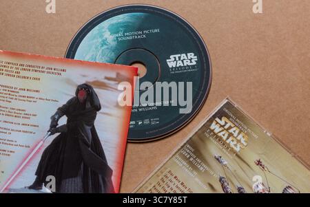 Star Wars: Episode 1 - The Phantom Menace Film Soundtrack CD mit Booklet mit Darth Maul isoliert auf leerem Hintergrund Stockfoto