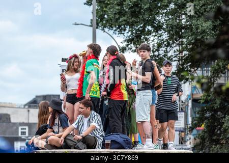 Brighton, 2. August 2025: Die jährliche Pride-Parade in Brighton heute Nachmittag Stockfoto