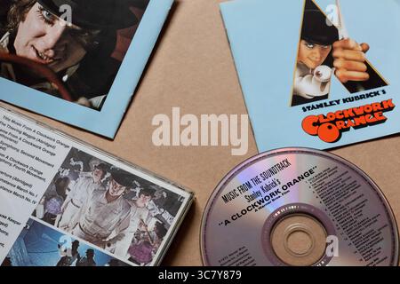 Soundtrack-CD mit Album-Cover und Einlagen auf leerem Hintergrund Stockfoto