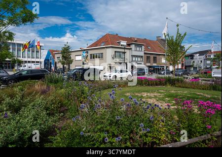 Der alte Marktplatz oder Marktplein des Dorfes Kuurne, Westflandern, Belgien 11. Juli 2025 Stockfoto