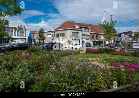 Der alte Marktplatz oder Marktplein des Dorfes Kuurne, Westflandern, Belgien 11. Juli 2025 Stockfoto