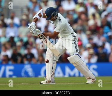 London, Großbritannien. August 2025. London, England, 2. August 2025: Yashasvi Jaiswal (64 Indien) schlug während des 5. Rothesay Test Match Day 3 Spiel zwischen England und Indien im Kia Oval in London. (Jay Patel/SPP) Credit: SPP Sport Press Photo. /Alamy Live News Stockfoto