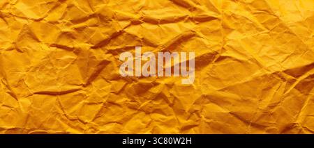 Abstraktes Muster Für Den Hintergrund Der Textur Aus Zerknittertem Goldgelbem Papier Stockfoto