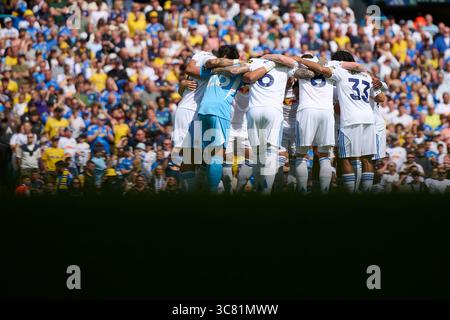 Leeds, Großbritannien. August 2025. LEEDS, ENGLAND - 02. AUGUST: Leeds United Team vor dem Freundschaftsspiel zwischen Leeds United und Villarreal CF im Elland Road Stadium am 2. August 2025 in Leeds, England. (Foto von Francisco Macia/Photo Players Images/Magara Press) Credit: Magara Press SL/Alamy Live News Stockfoto
