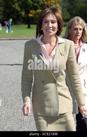 Smithtown, Vereinigte Staaten Von Amerika. Oktober 2006. NEW YORK – 12. NOVEMBER: Schauspielerin Marcia Gay Harden nimmt am 12. November 2009 am Pier 88 in New York Teil. Leute: Jeanine Pirro Credit: Storms Media Group/Alamy Live News Stockfoto