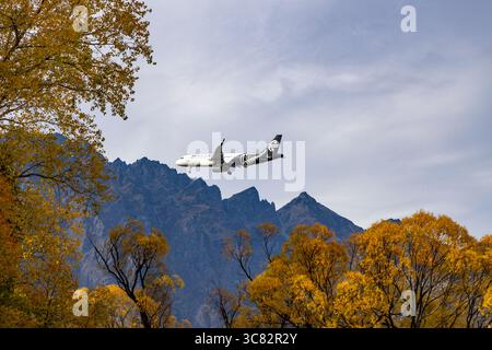 Air New Zealand Airbus A320-232 landet am Flughafen Queenstown, Region Otago, Neuseeland Stockfoto