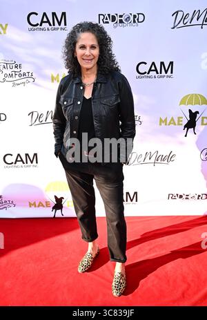 Los Angeles, USA. August 2025. Dana Goldberg kommt zu Paws für Comedy: A Charity Comedy Show zugunsten von MaeDay Rescue, die am 2. August 2025 in Los Angeles, CA. Stattfand. © Starbuck/ Credit: AFF/Alamy Live News Stockfoto