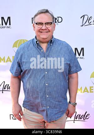 Los Angeles, USA. August 2025. Andy Richter kommt zu Paws für Comedy: A Charity Comedy Show zugunsten von MaeDay Rescue, die am 2. August 2025 in Los Angeles, Kalifornien, in Creature Comforts Taproom and Brewery stattfand. © Starbuck/ Credit: AFF/Alamy Live News Stockfoto