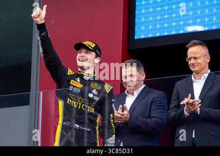 Mogyorod, Hongrie. August 2025. STANEK Roman (cze), Invicta Racing, Dallara F2 2024, Porträt, Podium während der 10. Runde der FIA Formel-2-Meisterschaft 2025 vom 1. Bis 3. August 2025 auf dem Hungaroring, in Mogyorod, Ungarn - Foto Julien Delfosse/DPPI Credit: DPPI Media/Alamy Live News Stockfoto