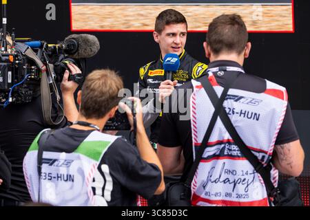 Mogyorod, Hongrie. August 2025. FORNAROLI Leonardo (ita), Invicta Racing, Dallara F2 2024, Porträt während der 10. Runde der FIA Formel-2-Meisterschaft 2025 vom 1. Bis 3. August 2025 auf dem Hungaroring, in Mogyorod, Ungarn - Foto Julien Delfosse/DPPI Credit: DPPI Media/Alamy Live News Stockfoto