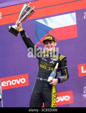 Mogyorod, Hongrie. August 2025. FORNAROLI Leonardo (ita), Invicta Racing, Dallara F2 2024, Porträt während der 10. Runde der FIA Formel-2-Meisterschaft 2025 vom 1. Bis 3. August 2025 auf dem Hungaroring, in Mogyorod, Ungarn - Foto Julien Delfosse/DPPI Credit: DPPI Media/Alamy Live News Stockfoto