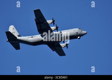 Marseille, Frankreich. August 2025. Ansicht eines C-130H Hercules Transportflugzeugs, das am Flughafen Marseille Provence ankommt. Quelle: SOPA Images Limited/Alamy Live News Stockfoto