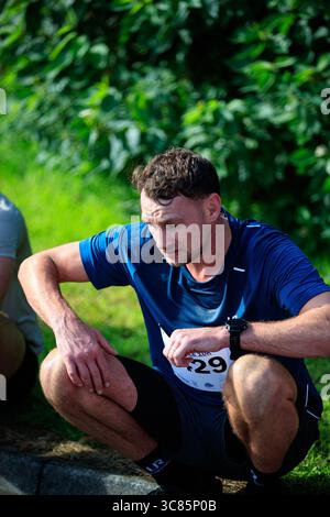 Belfast, Großbritannien. August 2025. 08/2025 Belfast 3000 Menschen haben heute am Feile 5k & 10k Run in West Belfast teilgenommen. Die Rains hielten an einem warmen, schwülen Morgen für die Runners ab. Quelle: Bonzo/Alamy Live News Stockfoto
