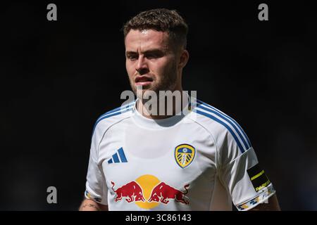Leeds, Großbritannien. August 2025. Leeds, Großbritannien. August 2025. Gabriel Gudmundsson von Leeds United während des Vorbereitungsspiels Leeds United gegen Villarreal in Elland Road, Leeds, Großbritannien, 2. August 2025 (Foto: Mark Cosgrove/News Images) Credit: News Images LTD/Alamy Live News Stockfoto