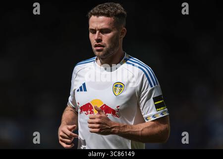 Leeds, Großbritannien. August 2025. Leeds, Großbritannien. August 2025. Gabriel Gudmundsson von Leeds United während des Vorbereitungsspiels Leeds United gegen Villarreal in Elland Road, Leeds, Großbritannien, 2. August 2025 (Foto: Mark Cosgrove/News Images) Credit: News Images LTD/Alamy Live News Stockfoto