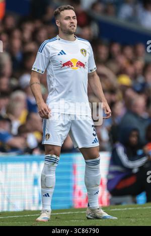 Leeds, Großbritannien. August 2025. Leeds, Großbritannien. August 2025. Gabriel Gudmundsson von Leeds United während des Vorbereitungsspiels Leeds United gegen Villarreal in Elland Road, Leeds, Großbritannien, 2. August 2025 (Foto: Mark Cosgrove/News Images) Credit: News Images LTD/Alamy Live News Stockfoto