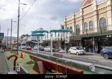 Dunedin Stadtzentrum, Otago Region, Südinsel, Neuseeland, Geschäfte und Geschäfte entlang der George Street im Zentrum von Dunedin, ein wichtiges Ziel für Einkäufer Stockfoto