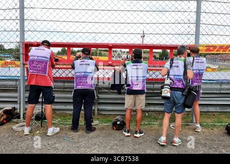 Budapest, Ungarn. August 2025. Rundumatmosphäre - Fotografen. 03.08.2025. Formel-1-Weltmeisterschaft, Rd 14, Großer Preis Von Ungarn, Budapest, Ungarn, Wettkampftag. Quelle: James Moy/Alamy Live News Stockfoto