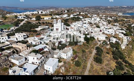 Aus der Vogelperspektive auf Tripiti Village, Milos Island, Griechenland Stockfoto