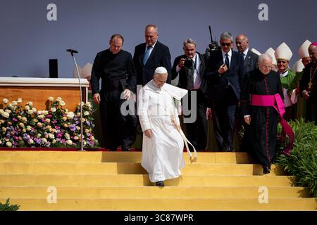 Rom, Italien. August 2025. Papst Leo XIV. Verlässt das Lager Tor Vergata am Ende der Messe zum Jubiläum der Jugend. Quelle: SOPA Images Limited/Alamy Live News Stockfoto