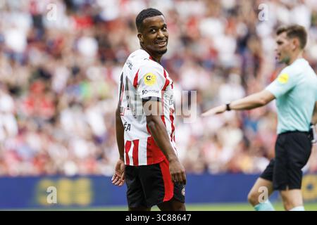 EINDHOVEN - Alassane-Plädoyer des PSV Eindhoven während der 29. Ausgabe des Johan Cruijff Schaals zwischen PSV Eindhoven und Go Ahead Eagles im Phillips Stadium am 3. August 2025 in Eindhoven, Niederlande. ANP BAS CZERWINSKI Stockfoto