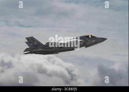 Eine F-35B Lightning II der Marine Operational Test and Evaluation Squadron One startet von der Nellis Air Force Base in Nevada. Stockfoto