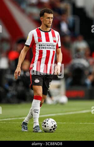 EINDHOVEN - Ivan Perisic vom PSV Eindhoven während der 29. Ausgabe des Johan Cruijff Schaals zwischen PSV Eindhoven und Go Ahead Eagles im Phillips Stadium am 3. August 2025 in Eindhoven, Niederlande. ANP BART STOUTJESDIJK Stockfoto