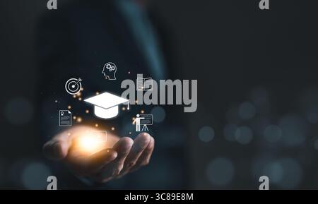 E-Learning-Konzept. Mann zeigt Bildungs-Symbol, lernt Online-Webinar. Internet Moderne Bildung. Seminar-Meeting, Video-Tutori zu e-learning-Technologie Stockfoto