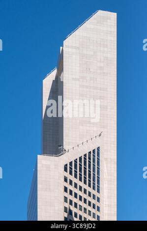 Calgary, Alberta – 29. Juni 2025: Außenansicht eines Wolkenkratzers in Calgary, Alberta. Stockfoto