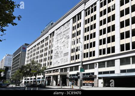 LOS ANGELES, KALIFORNIEN - 30. JULI 2025: Das Broadway Spring Center in der Innenstadt von Los Angeles. Stockfoto