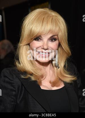 Burbank, USA. August 2025. Die Schauspielerin Loni Anderson, 79 Jahre alt, starb am 3. August 2025 in einem Krankenhaus in der Gegend von Los Angeles nach einer „anhaltenden“ Krankheit.----------------------------------------------------------------------------------- Loni Anderson bei der Hollywood Show im Frühjahr 2024 im Marriott Hotel Burbank am 2. März 2024 in Burbank, CA. © Lisa OConnor/AFF-USA.com Credit: AFF/Alamy Live News Stockfoto