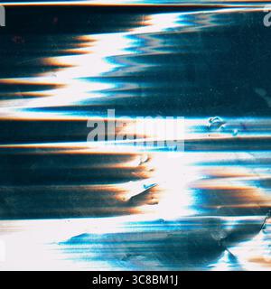 Bildschirm defekt. Fehlerhafte Farbstatik. Verschobenes Bildlicht verzerrt die unscharfe Anzeige. Kunstpsychedelische abstrakte Spektrumwellenhintergründe. Stockfoto