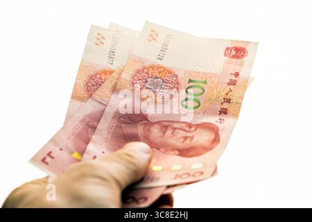 Zerbrochenes Glas auf schwarzem Hintergrund, zerbrochenes Glas, Nahaufnahme Stockfoto