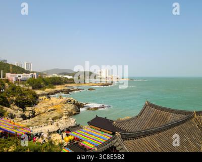 Busan, Südkorea - 29. März: Haedong Yonggungsa Tempel Stockfoto