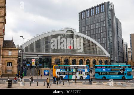 Liverpool, Großbritannien - 20. September 2024: Blick auf das Äußere der Lime Street Station in Liverpool, Großbritannien. Stockfoto