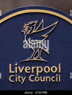 Liverpool, Vereinigtes Königreich - 20. September 2024: Nahaufnahme eines Schildes des Stadtrates von Liverpool. Stockfoto