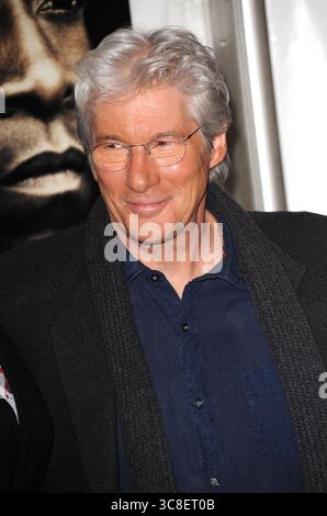 Richard Gere bei der Premiere von „Brooklyn's Finest“ in New York City am 2. März 2010 Stockfoto