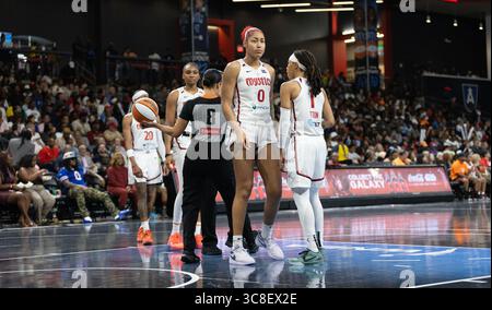 College Park, USA. August 2025. Washington Mystics schlüpfen am 3. August 2025 in der Gateway Center Arena in College Park, GA, in den Atlanta Dream. (Foto: Lawrence Cooper/SIPA USA) Credit: SIPA USA/Alamy Live News Stockfoto