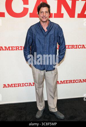 Hollywood, Usa. August 2025. HOLLYWOOD, LOS ANGELES, KALIFORNIEN, USA - 3. AUGUST: Der amerikanische Schauspieler, Rapper, Komponist und Produzent Simon Rex kommt am 3. August 2025 bei der Los Angeles Special Screening von Lionsgate's 'Americana' im Desert 5 Spot at Hollywood Volume, A Tribute Portfolio Hotel Los Angeles (ehemals tommie Hollywood - JDV by Hyatt) in Hollywood, Los Angeles, Kalifornien, USA. (Foto: Xavier Collin/Image Press Agency) Credit: Image Press Agency/Alamy Live News Stockfoto