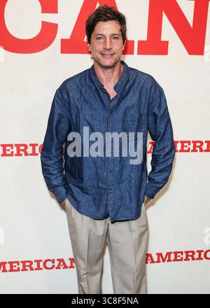 Hollywood, Usa. August 2025. HOLLYWOOD, LOS ANGELES, KALIFORNIEN, USA - 3. AUGUST: Der amerikanische Schauspieler, Rapper, Komponist und Produzent Simon Rex kommt am 3. August 2025 bei der Los Angeles Special Screening von Lionsgate's 'Americana' im Desert 5 Spot at Hollywood Volume, A Tribute Portfolio Hotel Los Angeles (ehemals tommie Hollywood - JDV by Hyatt) in Hollywood, Los Angeles, Kalifornien, USA. (Foto: Xavier Collin/Image Press Agency) Credit: Image Press Agency/Alamy Live News Stockfoto