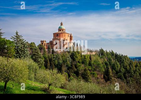 Blick auf das Heiligtum der Madonna di San Luca, Bologna, Italien Stockfoto